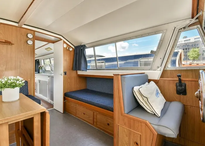 Comfortable Boat Center 'boekanier 5' * Амстердам